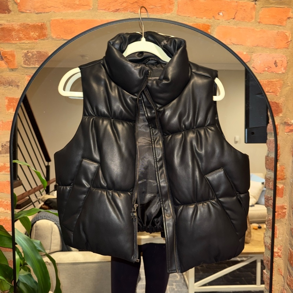Banana Republic Faux Leather Cropped Black Puffer Vest